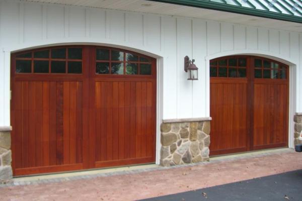 Artisan Medallion in Dark Red